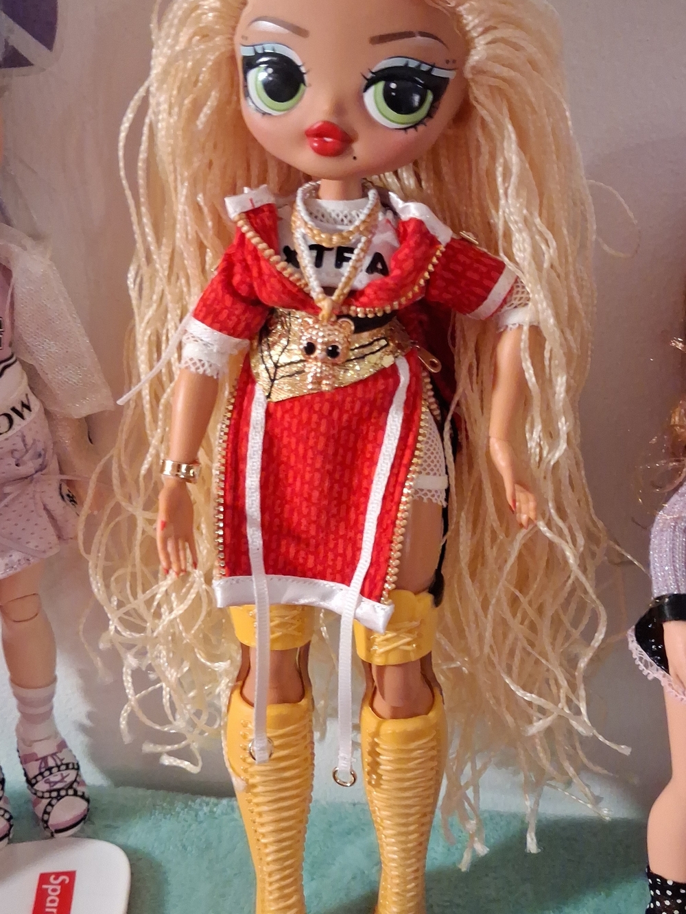L.O.L O.M.G. SWAG DOLL
